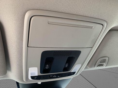 Certified 2023 Honda Pilot Elite image 37