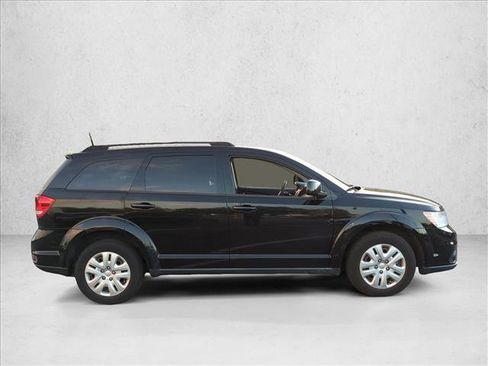 Used 2019 Dodge Journey SE image 4