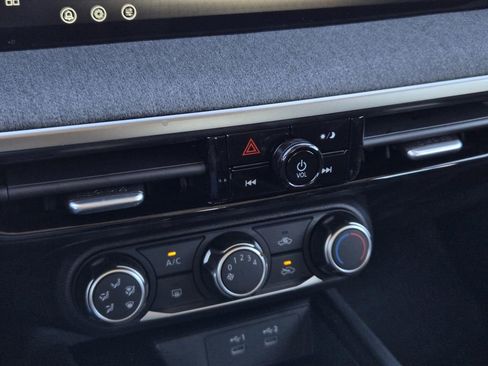 New 2026 Nissan Kicks S image 21