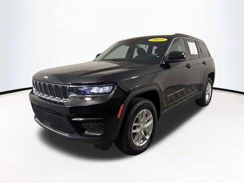 Used 2025 Jeep Grand Cherokee Laredo X w/ Luxury Tech Group I AWD/4WD image 9