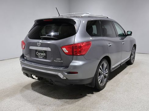 Used 2017 Nissan Pathfinder Platinum AWD/4WD image 2