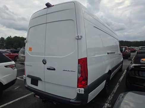 Used 2024 Mercedes-Benz Sprinter 3500 image 15