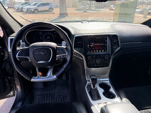 Used 2016 Jeep Grand Cherokee SRT image 17