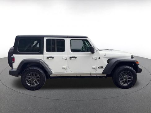 Used 2025 Jeep Wrangler Sport S AWD/4WD image 16