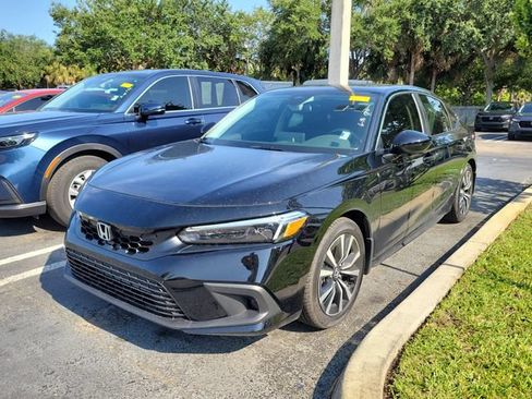 Certified 2023 Honda Civic EX-L image 3