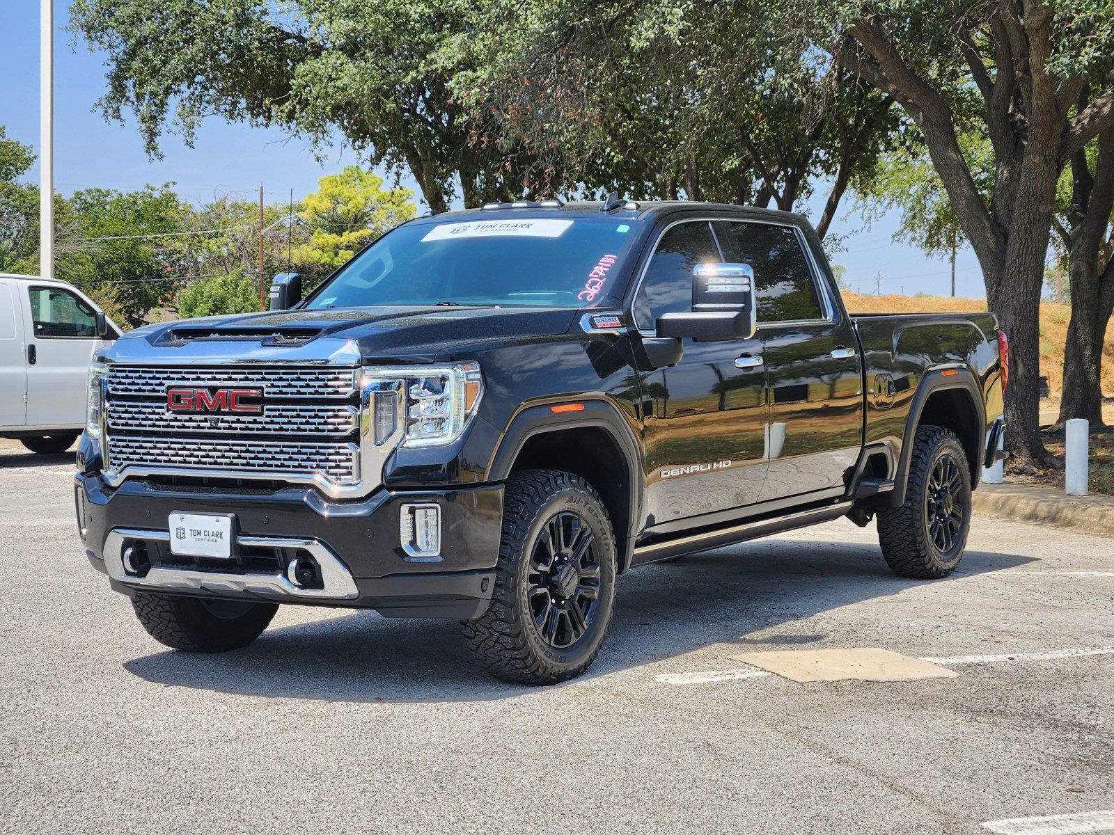Used 2021 GMC Sierra 3500 Denali w/ Denali Black Diamond Edition AWD/4WD image 2
