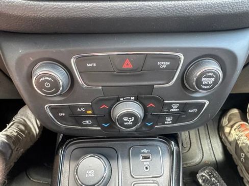 Used 2020 Jeep Compass Limited AWD/4WD image 18