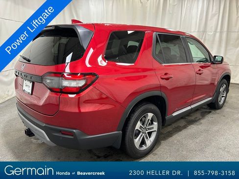 Used 2025 Honda Pilot EX-L image 9