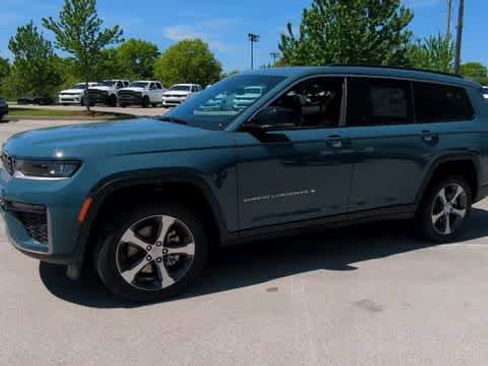New 2026 Jeep Grand Cherokee L Limited AWD/4WD image 4