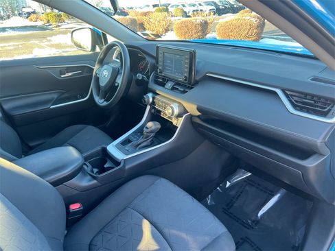 Used 2020 Toyota RAV4 XLE image 16