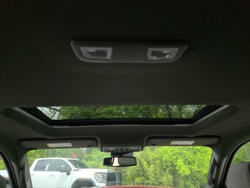 New 2026 GMC Sierra 1500 SLT image 15