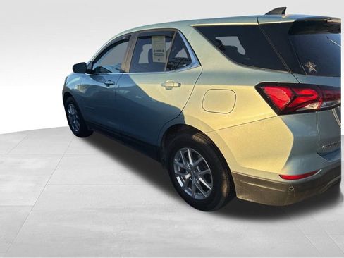 Used 2022 Chevrolet Equinox LT image 2
