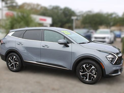 Certified 2023 Kia Sportage EX image 4