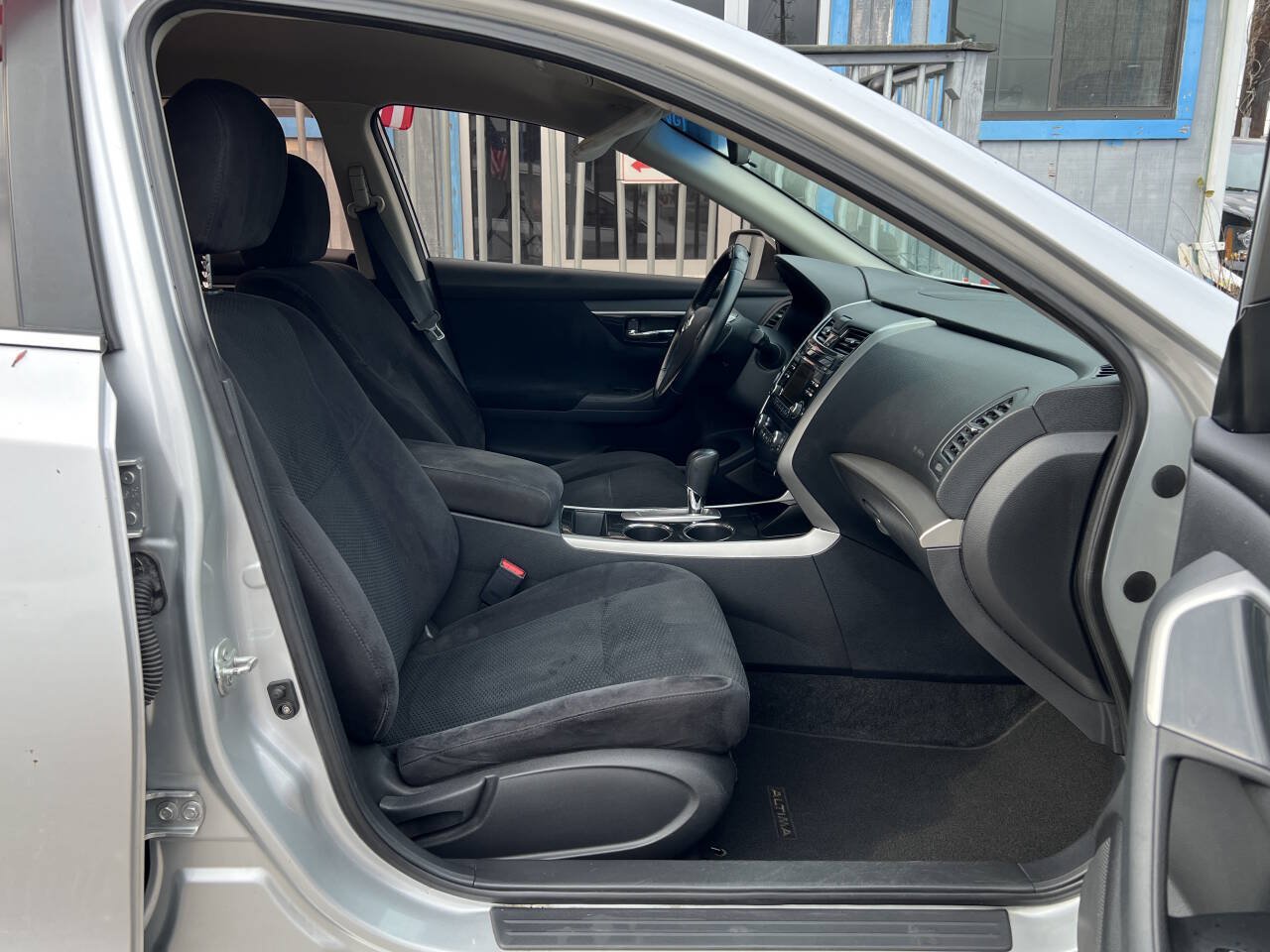 Used 2014 Nissan Altima 2.5 SV FWD image 12