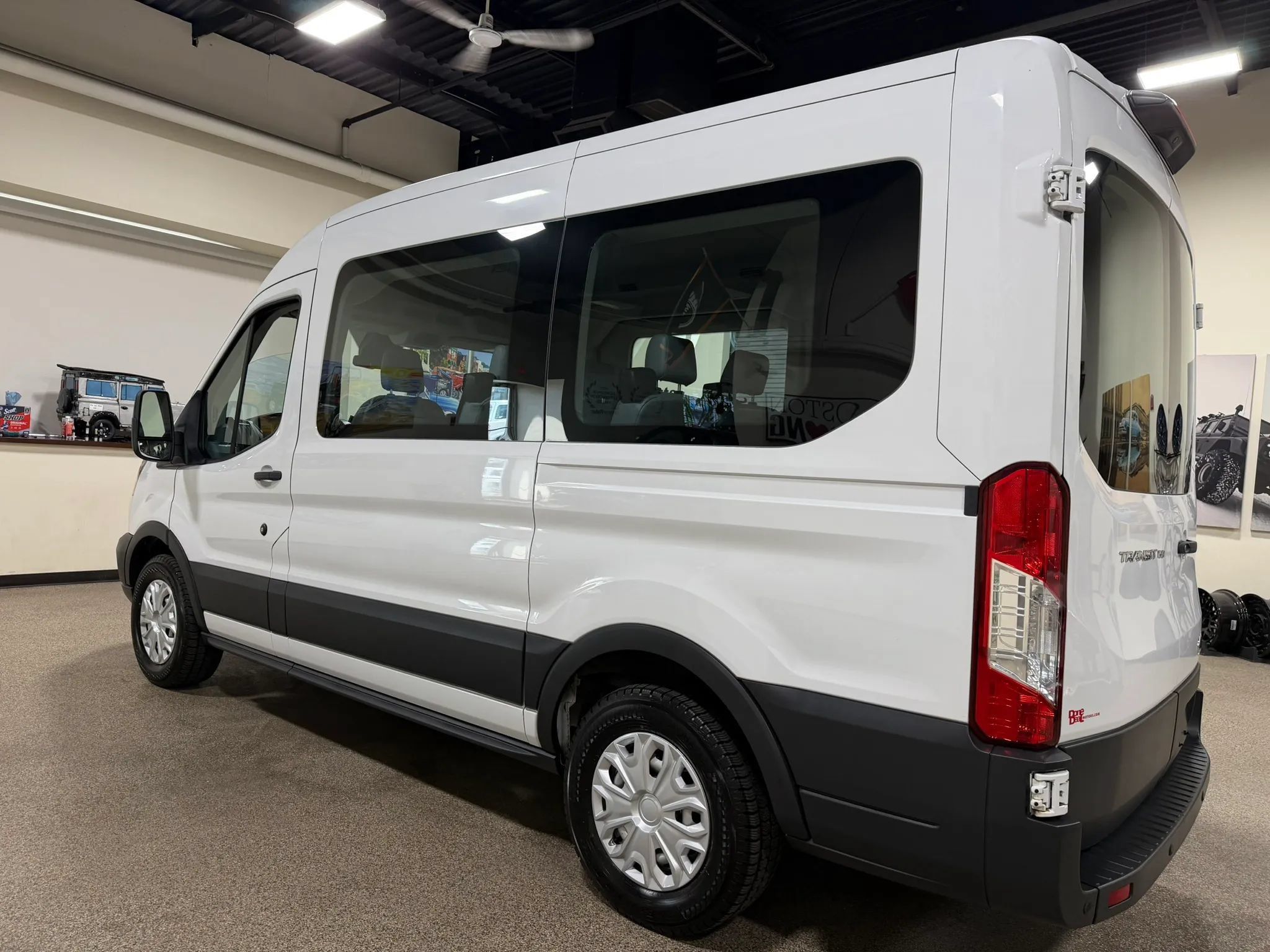 Used 2018 Ford Transit 150 XL RWD image 20