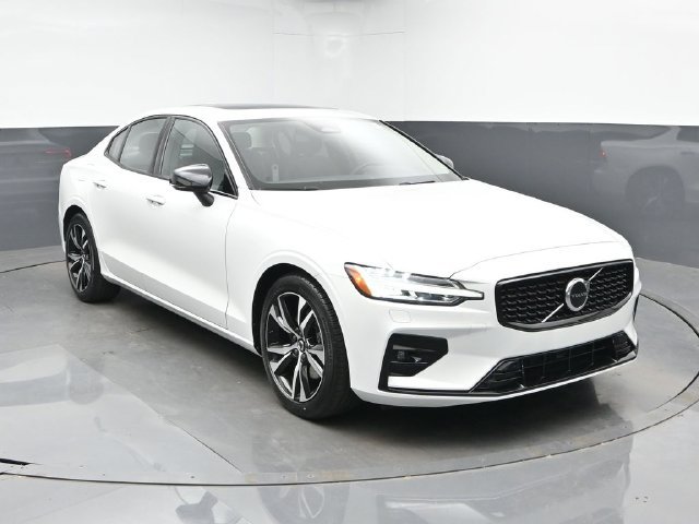 Used 2023 Volvo S60 B5 Core w/ Climate Package AWD/4WD image 2