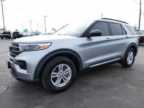Used 2020 Ford Explorer XLT w/ Class III Trailer Tow Package image 8