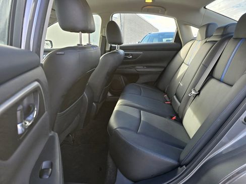 Used 2018 Nissan Altima 2.5 SR w/ SR Midnight Edition image 16