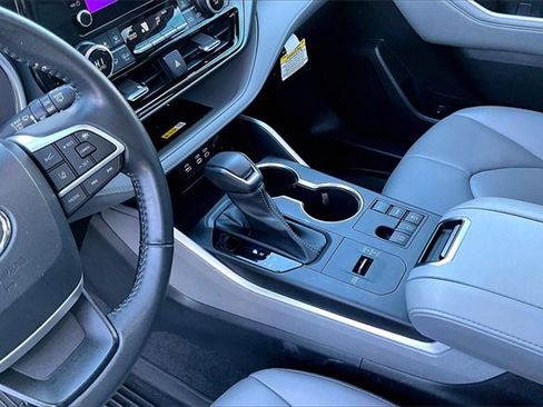 Used 2023 Toyota Highlander XLE image 15