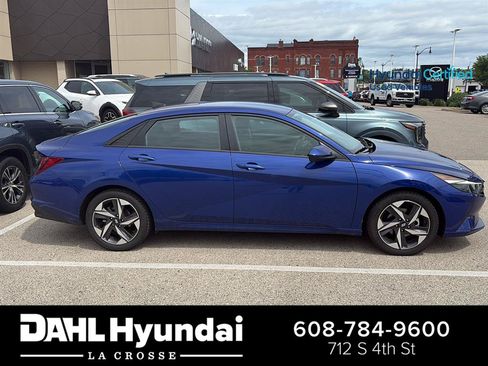 Used 2023 Hyundai Elantra SEL w/ Convenience Package FWD image 1
