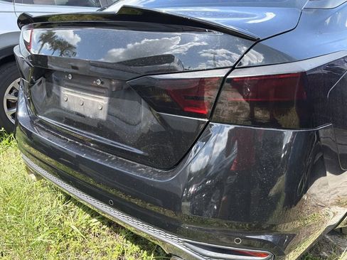 Used 2021 Nissan Altima 2.5 SR w/ SR Premium Package FWD image 10