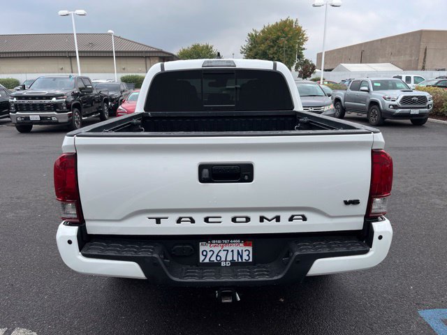 Used 2022 Toyota Tacoma TRD Sport w/ Technology Package AWD/4WD image 4