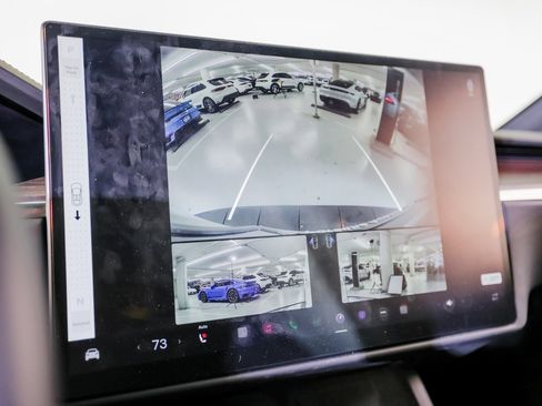 Used 2022 Tesla Model X image 19