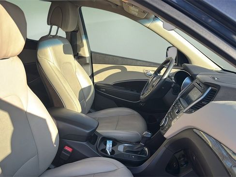 Used 2017 Hyundai Santa Fe Sport image 12