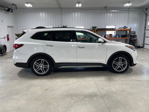 Used 2017 Hyundai Santa Fe Limited w/ Cargo Package AWD/4WD image 7