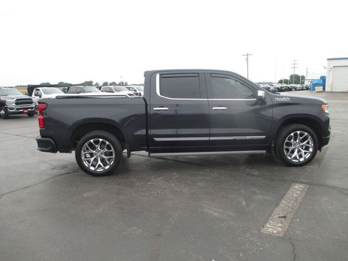 Used 2024 Chevrolet Silverado 1500 High Country w/ High Country Premium Package AWD/4WD image 5