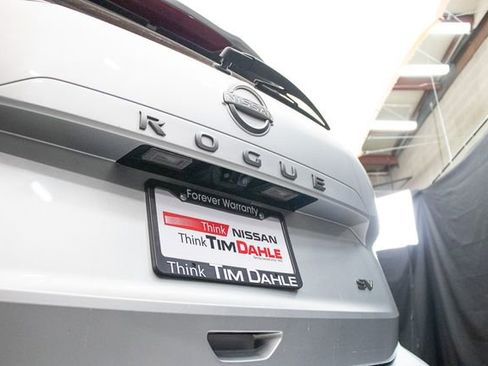 Used 2024 Nissan Rogue SV image 13