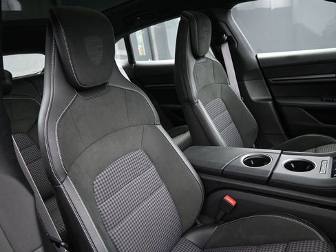 Certified 2025 Porsche Taycan 4S AWD/4WD image 29