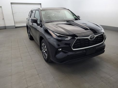 Used 2022 Toyota Highlander XLE image 13