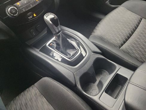 Used 2017 Nissan Rogue S image 26