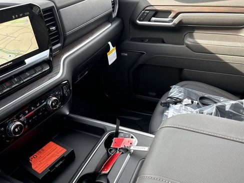 New 2026 GMC Sierra 2500 SLT w/ SLT Premium Package image 23