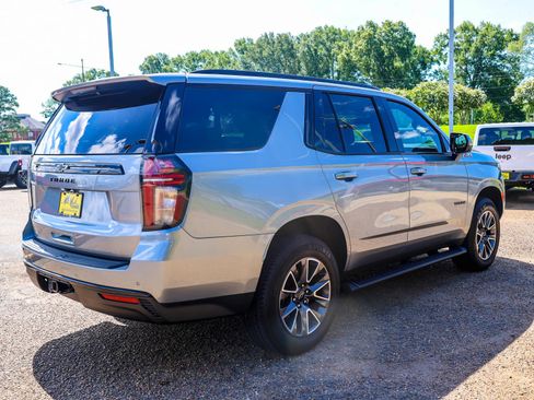 Used 2024 Chevrolet Tahoe Z71 w/ Luxury Package AWD/4WD image 9