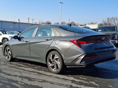 Certified 2025 Hyundai Elantra Sport image 6
