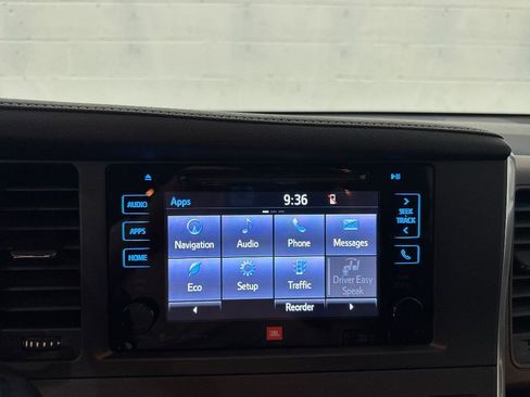 Used 2017 Toyota Sienna Limited FWD image 43