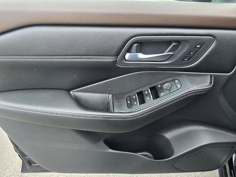 Certified 2022 Nissan Rogue SL w/ SL Premium Package image 19