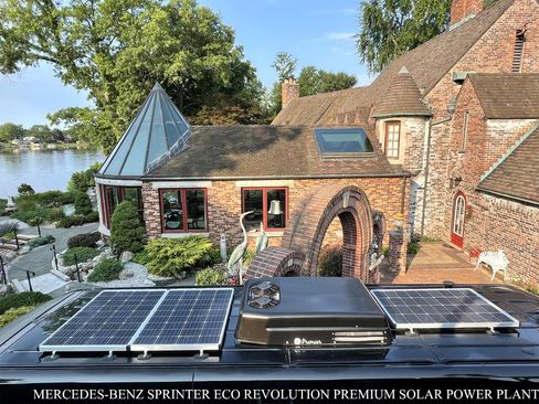 Used 2024 Mercedes-Benz Sprinter 3500 image 38