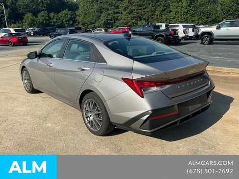 Used 2025 Hyundai Elantra SEL FWD image 3