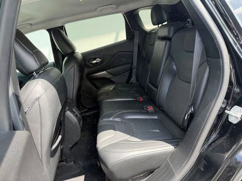 Used 2020 Jeep Cherokee Limited AWD/4WD image 11