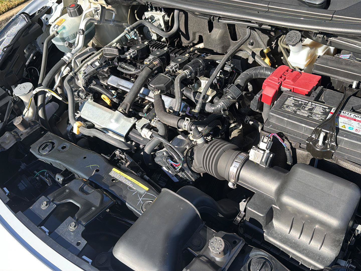 Used 2025 Nissan Versa SR FWD image 32