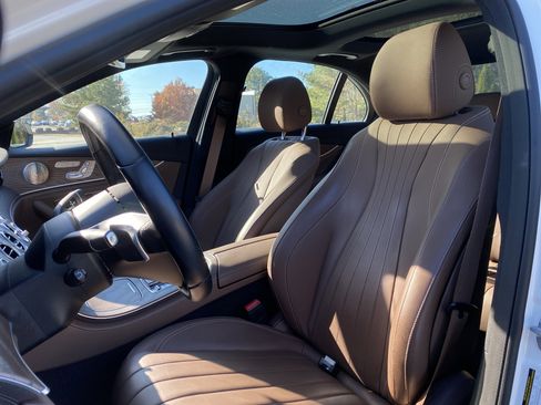 Used 2022 Mercedes-Benz E 450 E 450 w/ Driver Assistance Package image 7