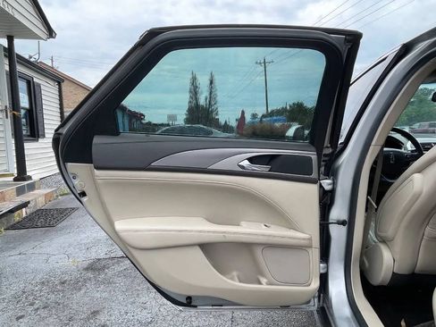 Used 2017 Lincoln MKZ Reserve FWD image 23