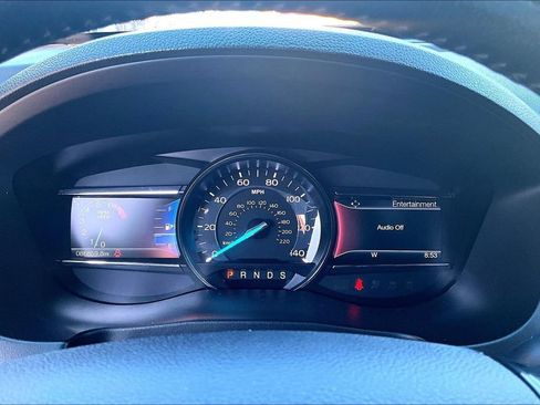 Used 2017 Ford Explorer XLT w/ XLT Technology Feature Bundle AWD/4WD image 13