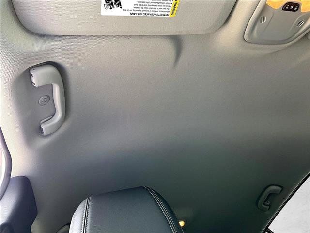 Used 2024 Buick Encore GX Preferred w/ Advanced Technology Package FWD image 17