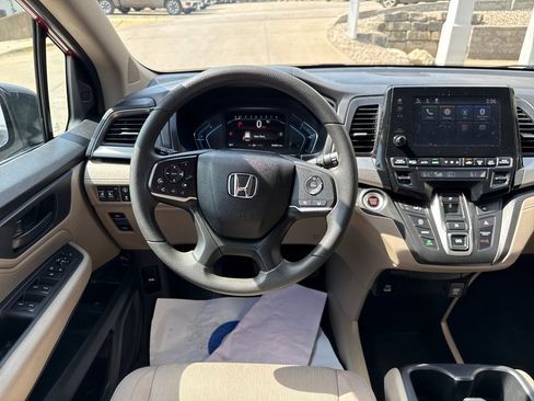 Used 2022 Honda Odyssey EX image 13