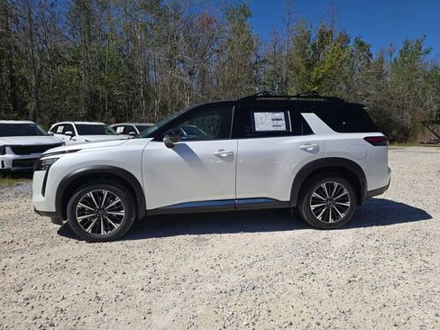 New 2026 Nissan Pathfinder Platinum w/ Cargo Package image 5