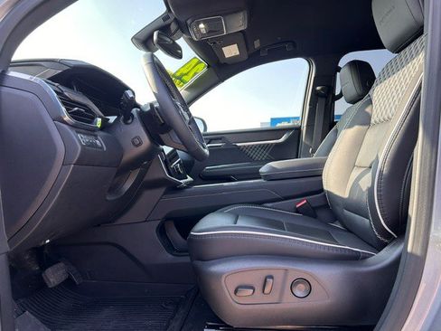 Used 2025 GMC Acadia Denali w/ LPO, Floor Liner Package AWD/4WD image 3